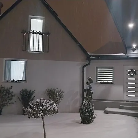 Cseresznyefa Vendeghaz *