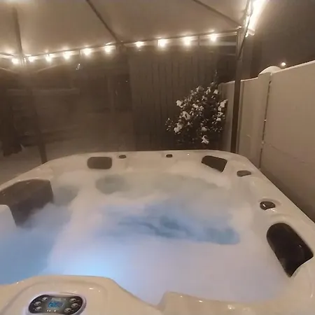 Cseresznyefa Vendeghaz